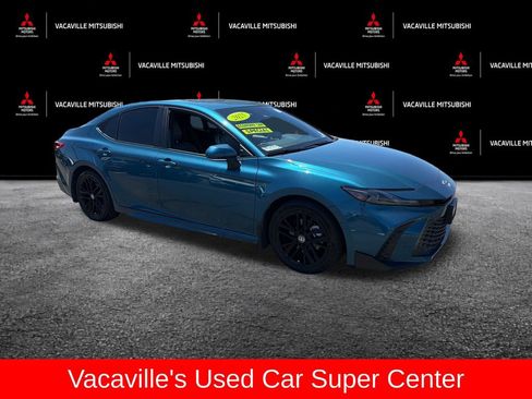 Used 2025 Toyota Camry SE w/ Convenience Package FWD image 7