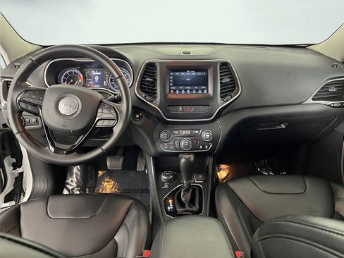 Used 2019 Jeep Cherokee Latitude Plus AWD/4WD image 17