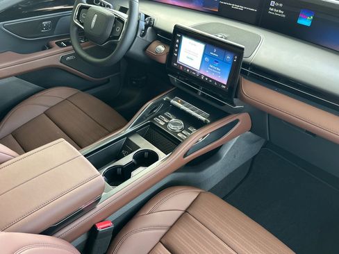 New 2026 Lincoln Nautilus Reserve image 15