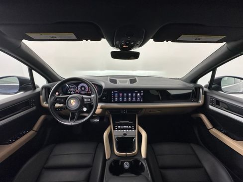 Certified 2024 Porsche Cayenne w/ Premium Package Plus (PFM) AWD/4WD image 6