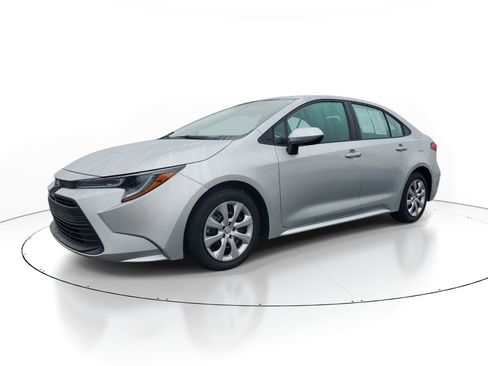 Certified 2025 Toyota Corolla LE FWD image 3