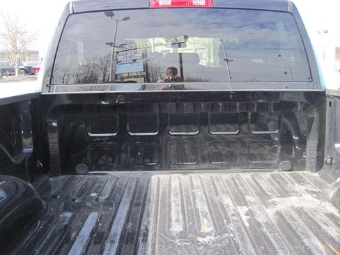 Used 2024 RAM 1500 Classic SLT AWD/4WD image 5