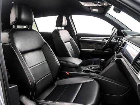 Used 2021 Volkswagen Atlas Cross Sport SE w/ V6 Towing Package image 7