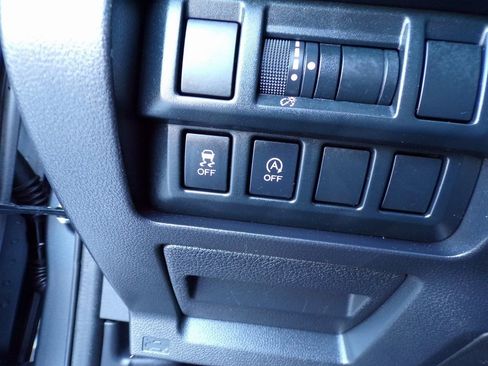 Used 2023 Subaru Crosstrek 2.0i Premium image 24