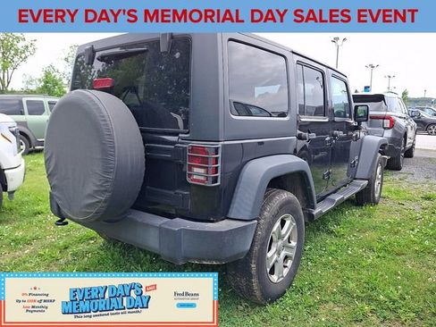 Used 2018 Jeep Wrangler Unlimited Sport AWD/4WD image 8