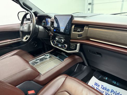 Used 2024 Ford Expedition Max Limited AWD/4WD image 23