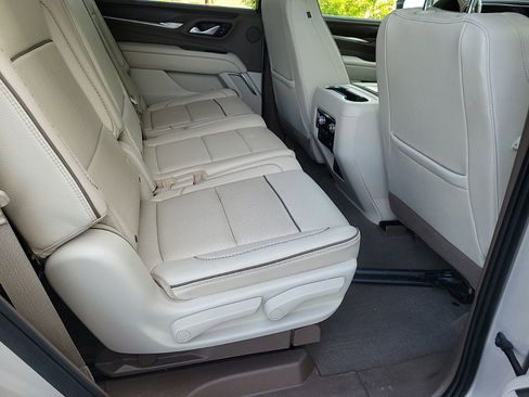 Used 2023 GMC Yukon Denali AWD/4WD image 15