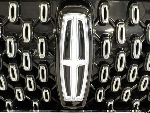 Used 2025 Lincoln Aviator Reserve w/ Illumination Package image 8