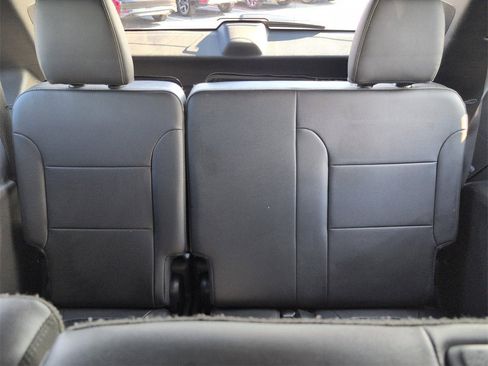 Certified 2023 Chevrolet Traverse LT w/ LPO, Floor Liner Package image 27