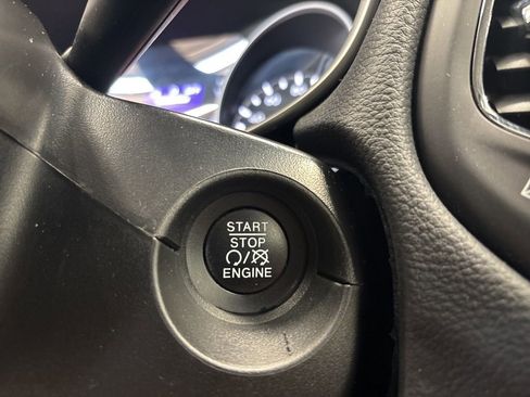 Used 2019 Jeep Compass Latitude AWD/4WD image 18