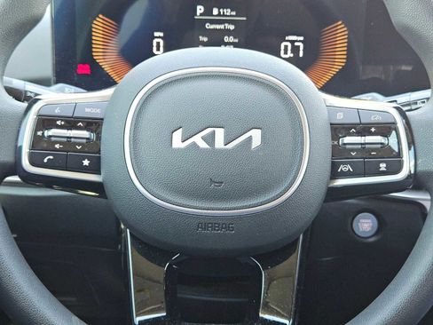 Certified 2025 Kia Sorento LX FWD image 20