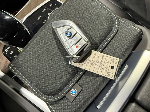 Used 2023 BMW X6 xDrive40i w/ M Sport Package AWD/4WD image 55