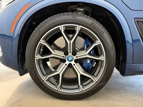 Used 2022 BMW X5 xDrive45e w/ M Sport Package AWD/4WD image 10