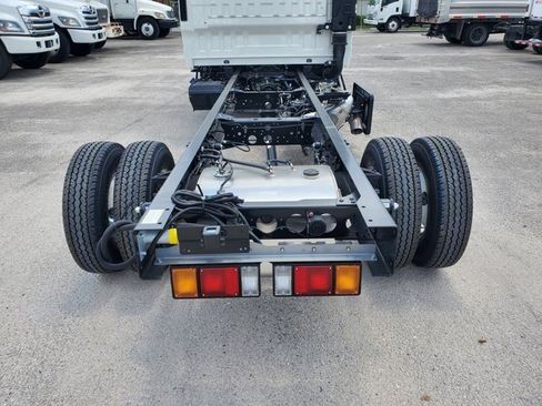 New 2026 Isuzu NPR HD image 4