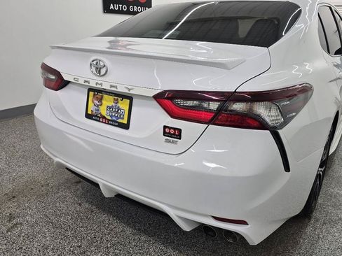 Used 2021 Toyota Camry SE FWD image 10