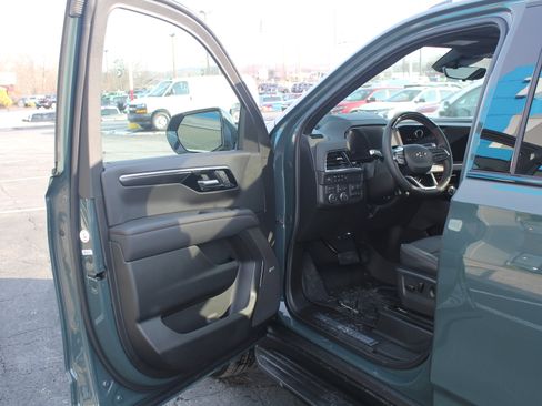 New 2026 Chevrolet Suburban RST w/ Advanced Technology Package image 7