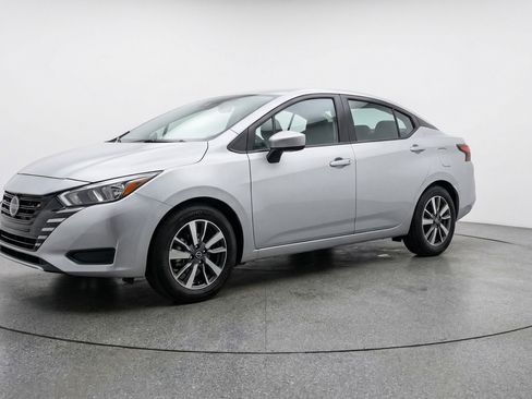 Used 2025 Nissan Versa SV FWD image 3
