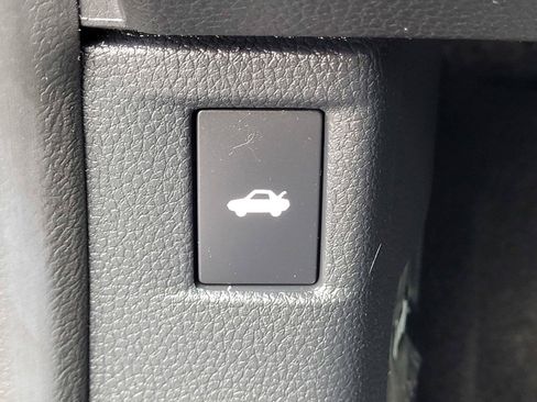 Used 2023 Honda Accord EX image 18
