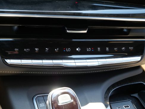 Used 2024 Cadillac Escalade ESV Premium Luxury w/ LPO, Floor Liner Package AWD/4WD image 23