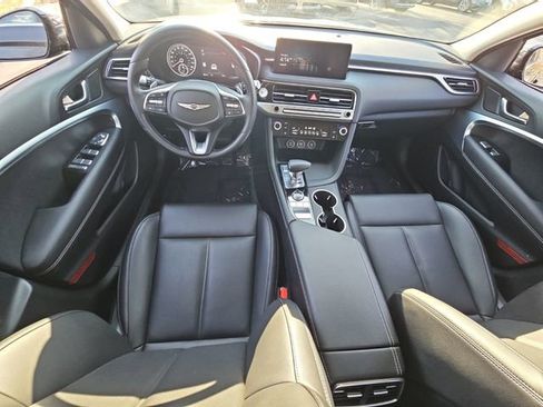 Used 2025 Genesis G70 2.5T image 14