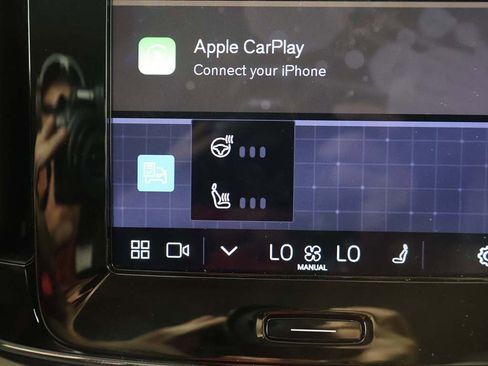 Used 2024 Volvo XC40 B5 Plus w/ Protection Package Premier image 46