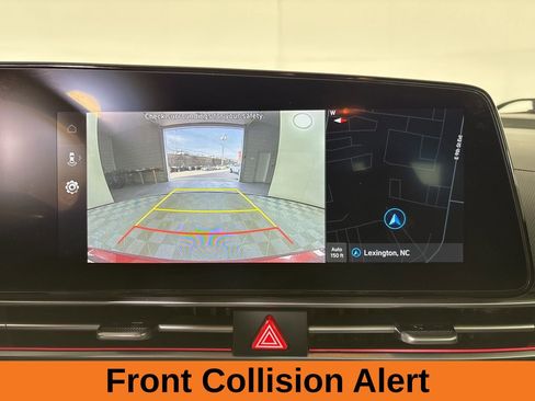 Used 2025 Hyundai Elantra Limited image 15