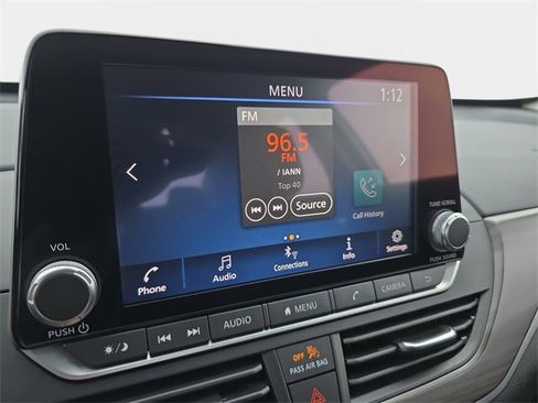 Used 2024 Nissan Altima 2.5 SV image 23