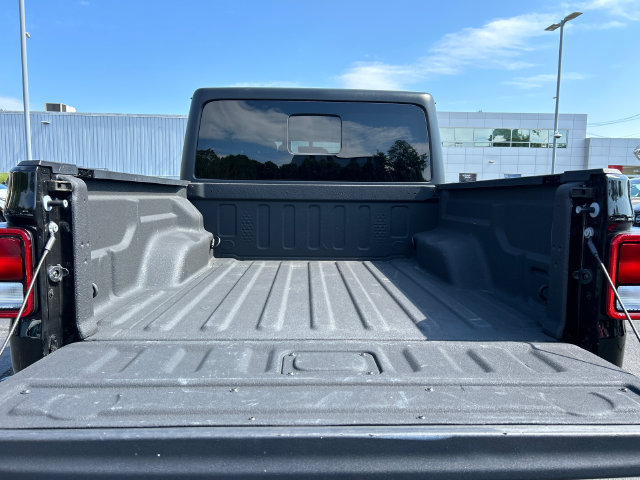 Used 2023 Jeep Gladiator Rubicon w/ Cold Weather Group AWD/4WD image 29