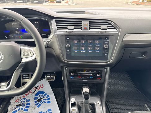 Used 2023 Volkswagen Tiguan SE R-Line image 17