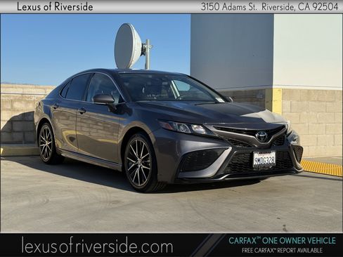 Used 2024 Toyota Camry SE image 1