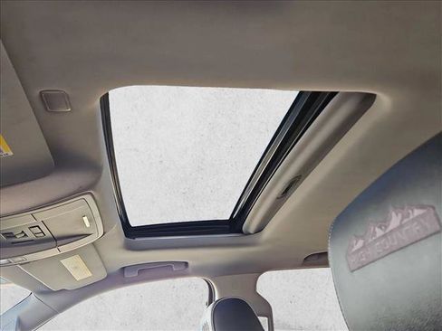 Used 2018 Chevrolet Silverado 1500 High Country image 16