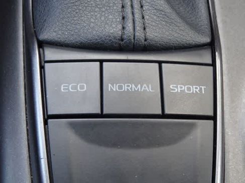 Used 2024 Toyota Camry SE FWD image 29