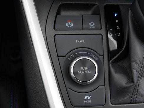 Used 2024 Toyota RAV4 SE w/ Convenience Package AWD/4WD image 32