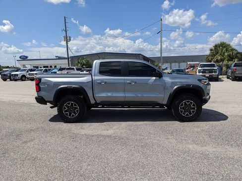 Used 2024 Chevrolet Colorado ZR2 w/ ZR2 Convenience Package III AWD/4WD image 3