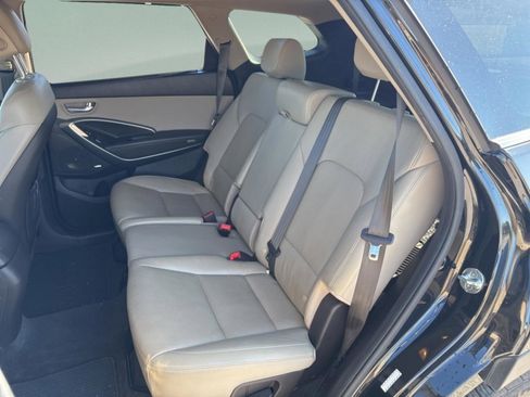 Used 2018 Hyundai Santa Fe SE image 29