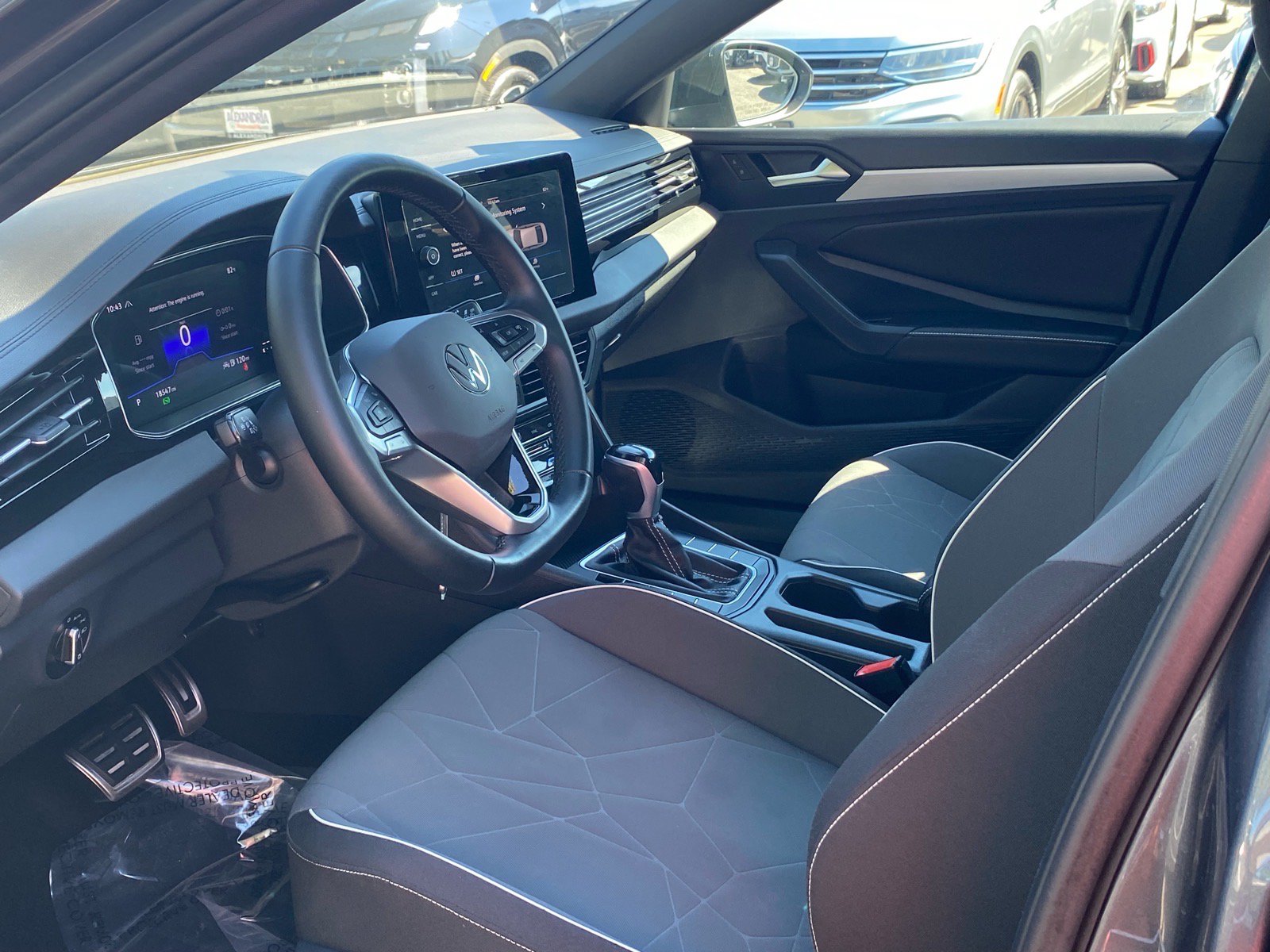 Certified 2025 Volkswagen Jetta Sport FWD image 11