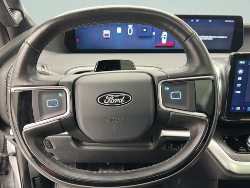 Used 2025 Ford Expedition Max Platinum w/ Stealth Performance Package AWD/4WD image 17