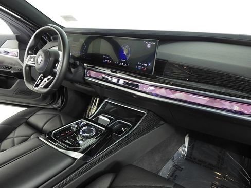 Used 2023 BMW 740i w/ Parking Assistance Package RWD image 13