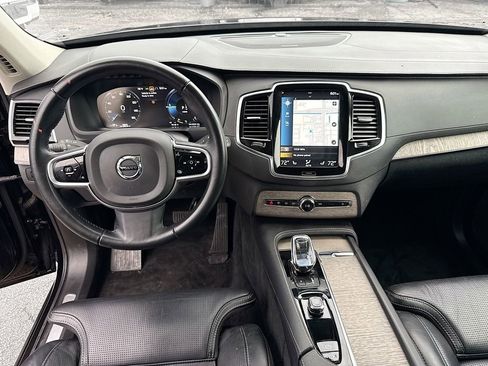 Used 2022 Volvo XC90 T8 Inscription image 25