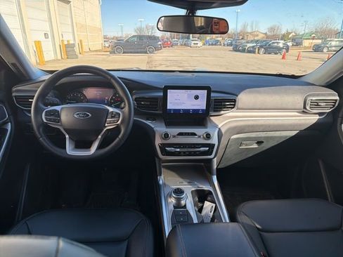 Used 2023 Ford Explorer XLT w/ Equipment Group 202A image 14