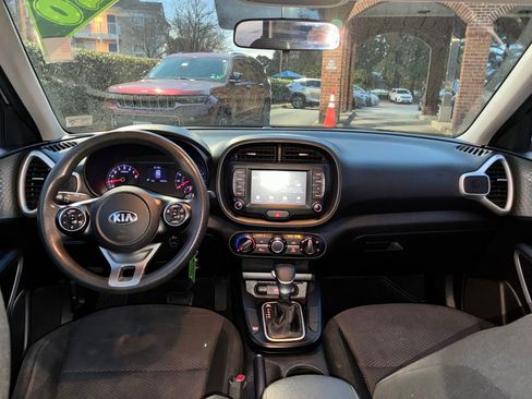 Used 2020 Kia Soul LX image 13
