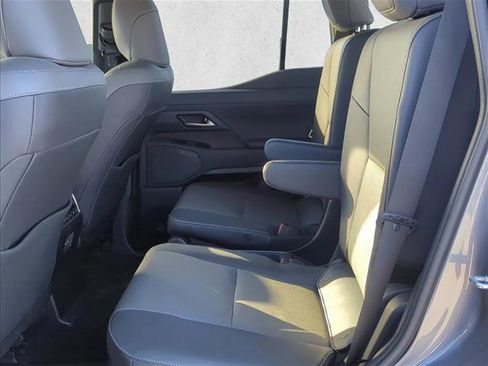 Used 2024 Lexus GX 550 image 23