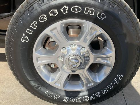 Used 2017 RAM 2500 SLT w/ Snow Chief Group AWD/4WD image 11