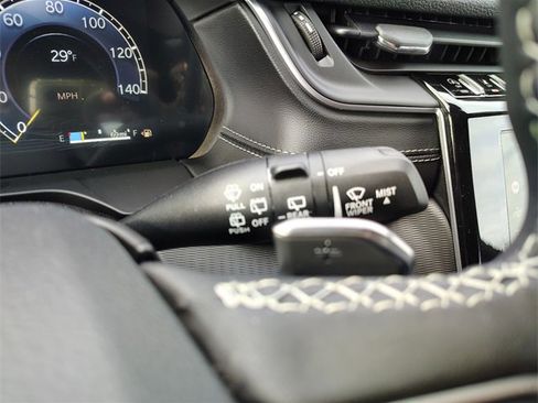 New 2025 Jeep Grand Cherokee L Altitude image 21