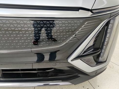 Used 2024 Cadillac Lyriq Sport RWD image 25