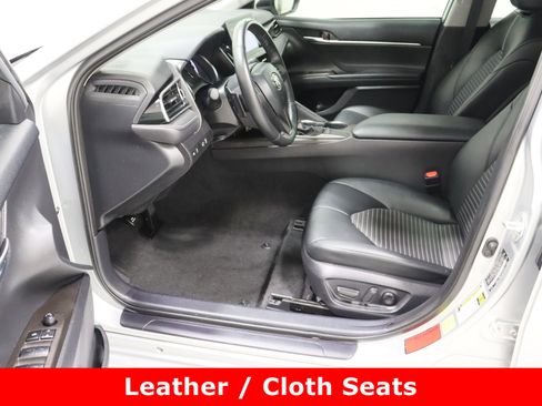 Used 2023 Toyota Camry SE image 14