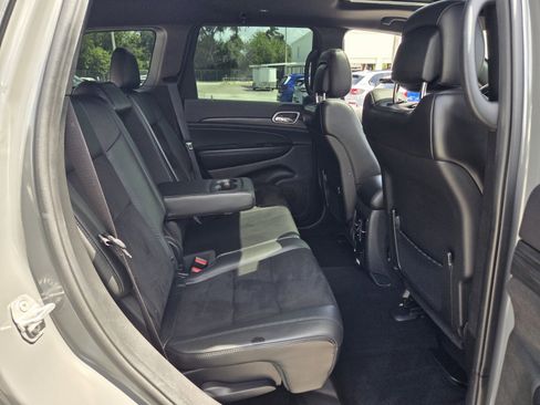 Used 2019 Jeep Grand Cherokee Altitude AWD/4WD image 15