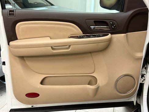 Used 2007 GMC Yukon XL Denali image 16