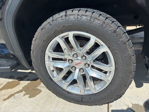 Used 2019 GMC Sierra 1500 SLT w/ SLT Premium Plus Package AWD/4WD image 5