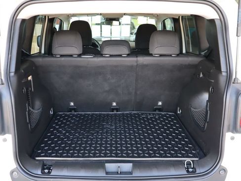Used 2019 Jeep Renegade Latitude FWD image 9